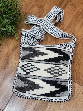 Peruvian Loomed Wool Crossbody Bag